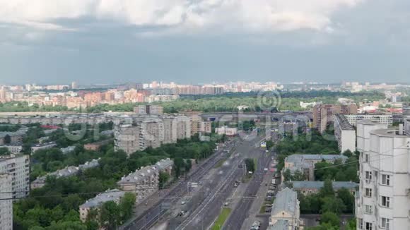 高架道路天桥上的交通视频的预览图