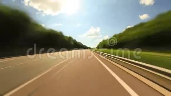 高速公路驾驶视频的预览图