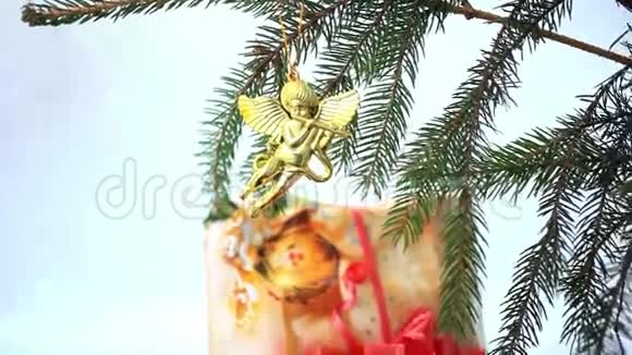 圣诞装饰与金色小天使视频的预览图