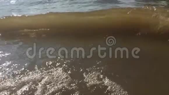 强浪水海自然慢动作视频美丽的大海和风景视频的预览图