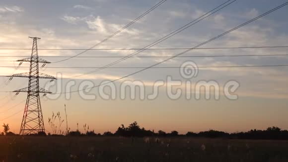 日落时高压电站视频的预览图