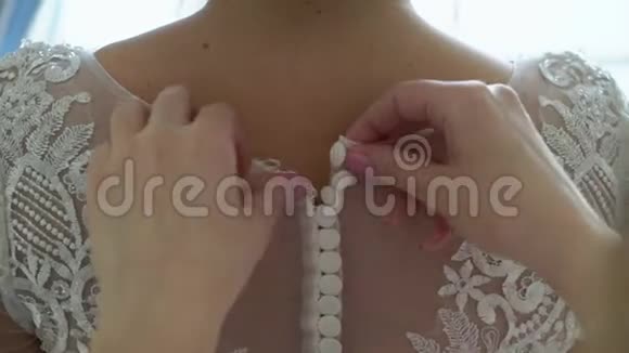 扣扣子的婚纱视频的预览图