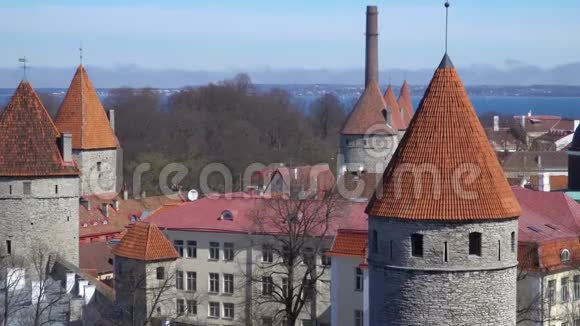 爱沙尼亚塔林天际线爱沙尼亚的空中景色爱沙尼亚塔林老城视频的预览图