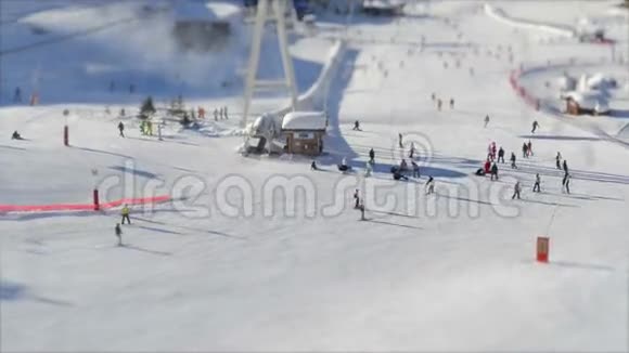 滑雪道视频的预览图
