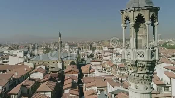 科尼亚清真寺尖塔鸟瞰视频的预览图