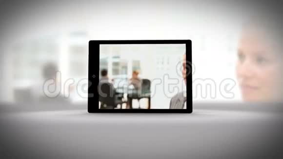 展示商人的平板电脑视频的预览图
