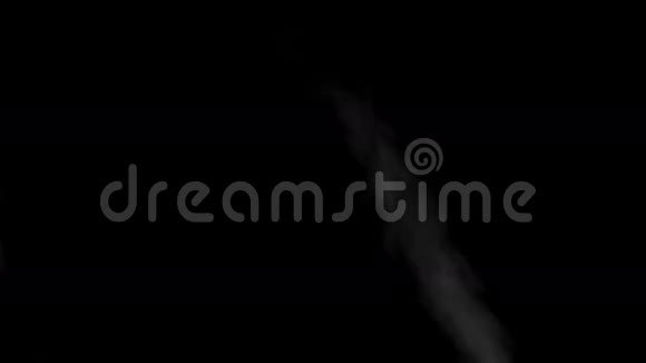 黑色背景上的白色烟雾全高清视频视频的预览图