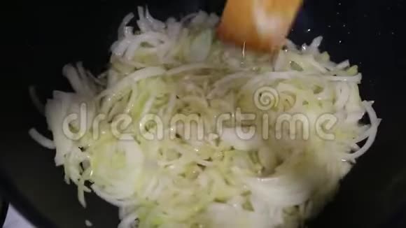 米饭菜肴的准备乌兹别克斯坦的皮拉夫视频的预览图