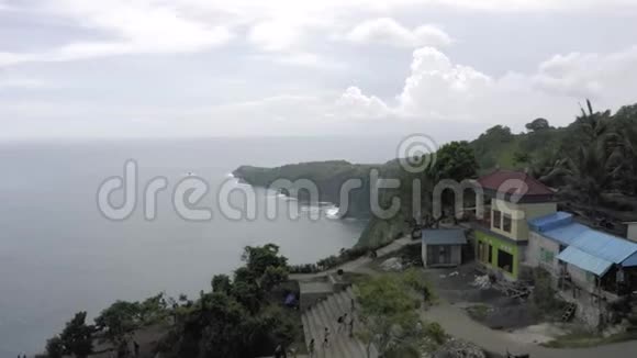 印度尼西亚NusaPenida岛附近的Keling海滩巴厘岛无人驾驶飞机4K视频的预览图