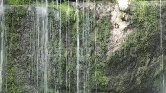 吉泽拉山杰德洛娃小溪瀑布视频的预览图