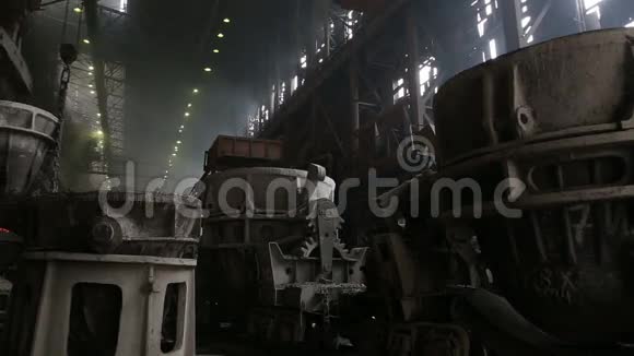 冶金工厂的运输视频的预览图