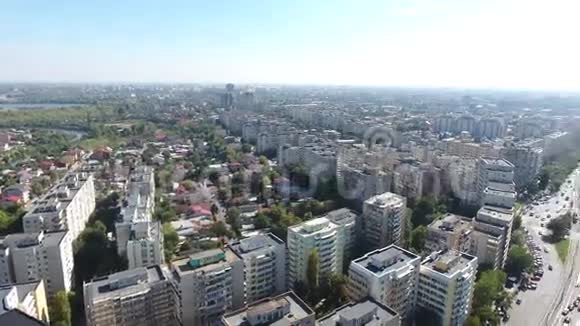 从无人机看到城市景观视频的预览图