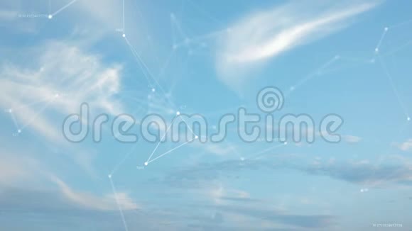 天空和丛中飞云视频的预览图