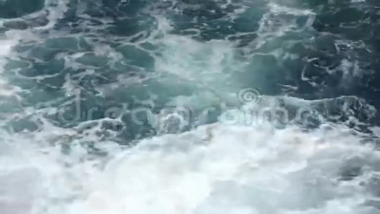 麻烦之海波浪和泡沫视频的预览图