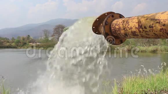泵水填水库干旱前蓄水视频的预览图