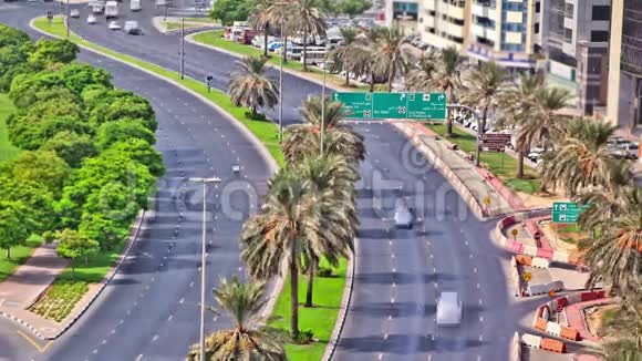 城市交通时间流逝迪拜视频的预览图