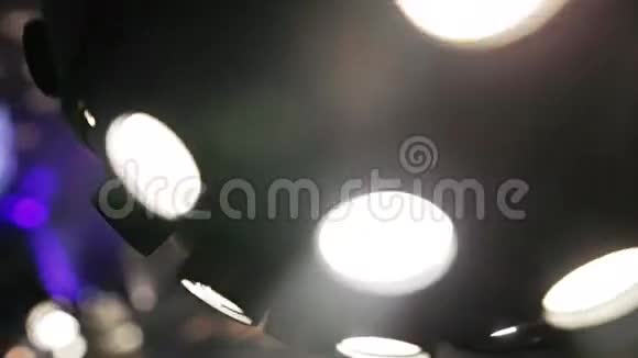 迪斯科光球旋转视频的预览图