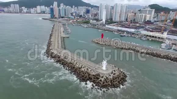 韩国釜山广加里明拉克港视频的预览图