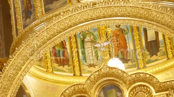 东正教教堂天花板的装饰视频的预览图