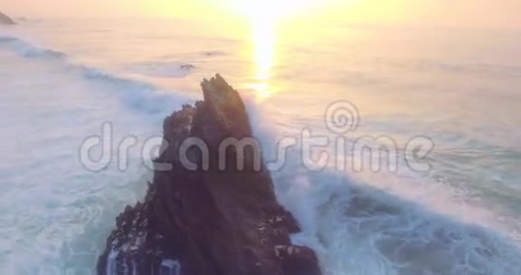 大西洋上空美丽的日落视频的预览图