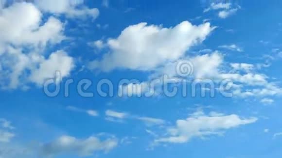 蓝天夏日的天空白云视频的预览图
