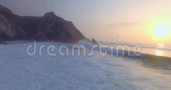 大西洋上空美丽的日落视频的预览图