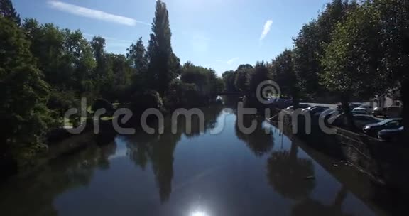 布兰多姆的石桥视频的预览图