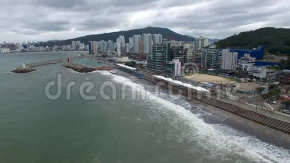 韩国釜山广加里明拉克水边公园视频的预览图