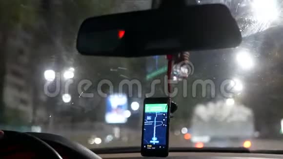 夜城出租车视频的预览图