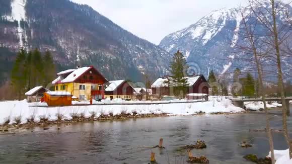 下雪的奥伯特伦村奥地利视频的预览图