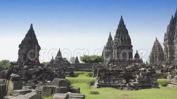 CandiPrambanan或CandiRaraJonggrang是印度尼西亚中爪哇9世纪印度教寺庙建筑群视频的预览图