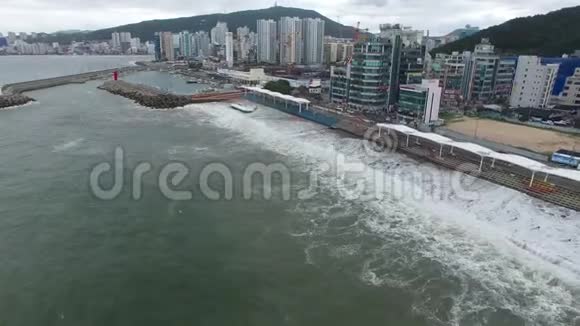韩国釜山广加里明拉克水边公园视频的预览图