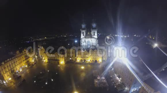布拉格老城广场晚上视频的预览图