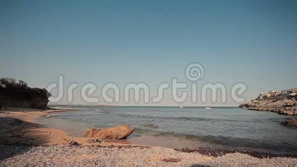 南海滩锡拉丘兹视频的预览图