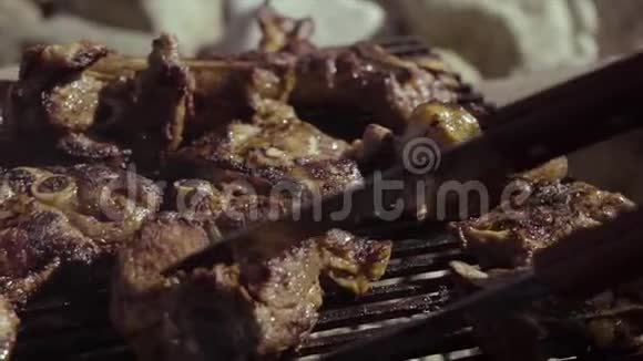 烹饪肉类烤架食物牛排烧烤视频的预览图
