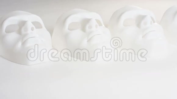 悲伤的概念白色悲伤的面具视频的预览图