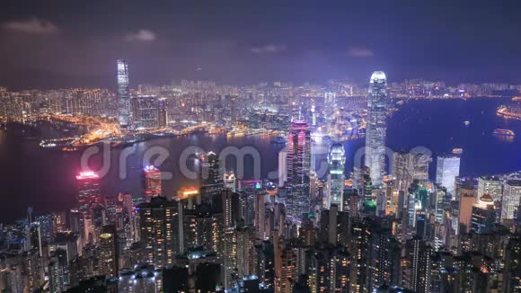晚上香港市区时间已过从山顶俯瞰视频的预览图