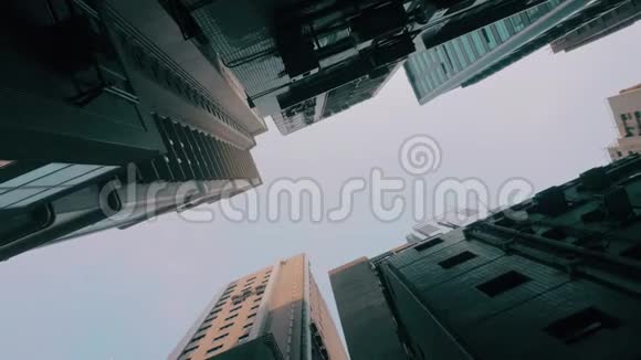 摩天大楼从地面俯瞰视频的预览图