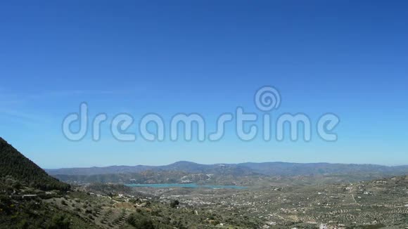 西班牙南部的山地和湖泊视频的预览图