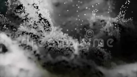 移动单色抽象粒子的背景单色抽象背景有黑色物体真正的堕落视频的预览图