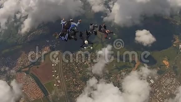跳伞队视频的预览图