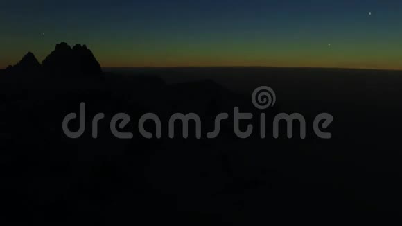 山上的日出视频的预览图