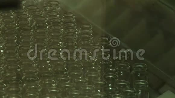 玻璃瓶包装药品的工艺流程视频的预览图