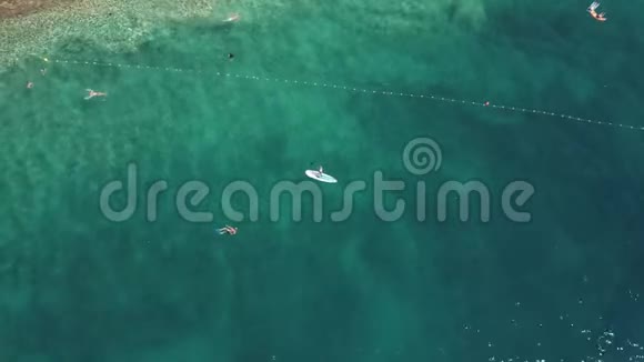 亚得里亚海的洛基海滩视频的预览图
