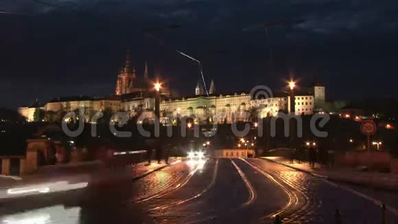布拉格城堡的黄昏全景视频的预览图