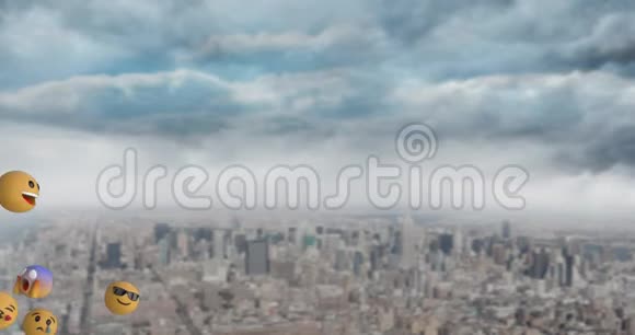 表情符号飞越城市景观4k视频的预览图
