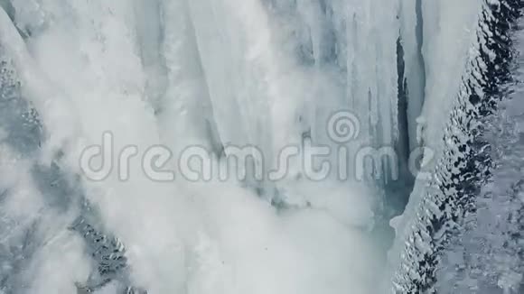 冰冻瀑布自然背景冬天的冰瀑布依西瀑布视频的预览图