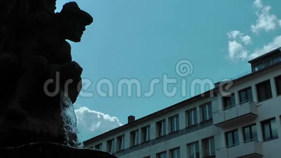 法兰克福的喷泉和雕像视频的预览图