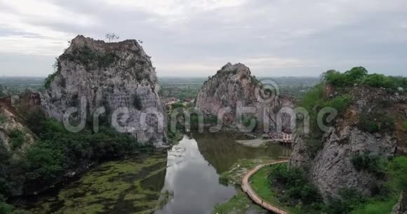 泰国Ratchabri的KhaoNgu石公园视频的预览图