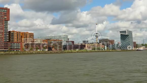 鹿特丹从水中视频的预览图